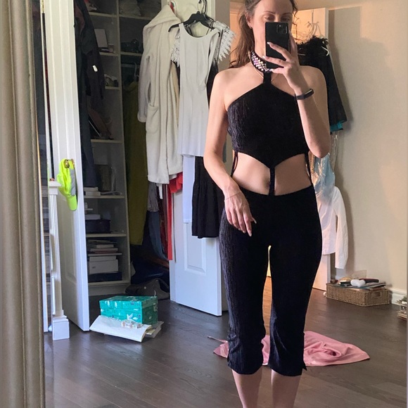 Halloween/Dance costume. Velvet two piece with crystal neckband. - Picture 6 of 6